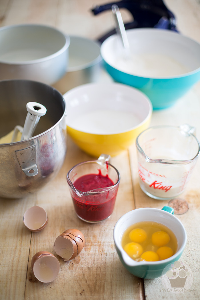 Lemon Raspberry Ombre Cake | eviltwin.kitchen