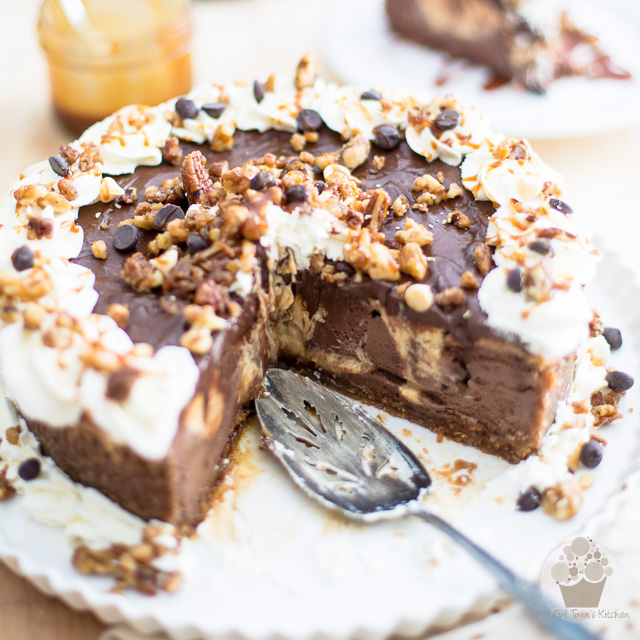 Chocolate and Salted Caramel Cheesecake with Crunchy Praline