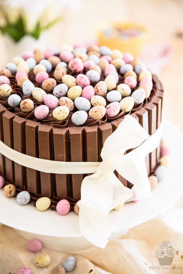 Easter KitKat Cake with Cadbury Cream Egg Filling | eviltwin.kitchen