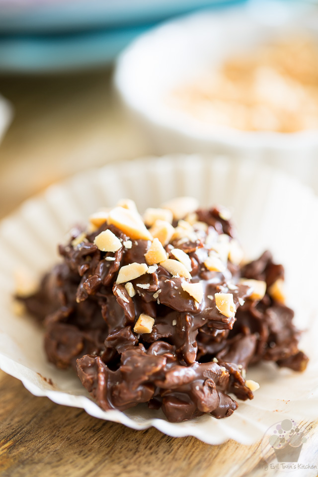 Peanut Butter Chocolate Corn Flakes Clusters | eviltwin.kitchen