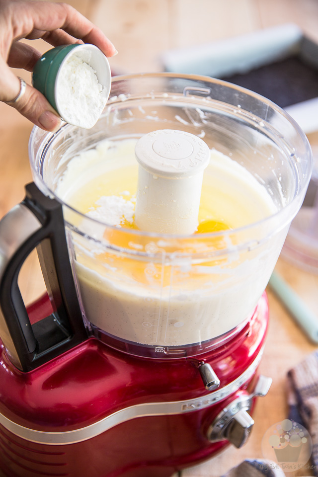 White Chocolate Raspberry Cheesecake Bars - Step-by-Step Tutorial on eviltwin.kitchen