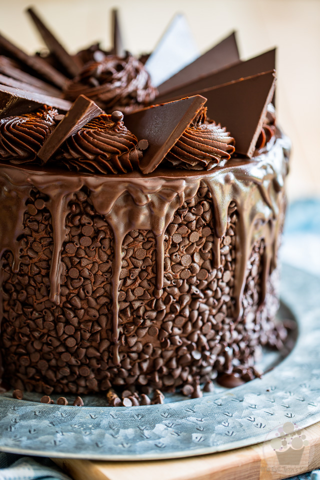 For the real hard-core chocolate lovers; this wicked windmill chocolate cake is a true masterpiece that's guaranteed to wow your guests.