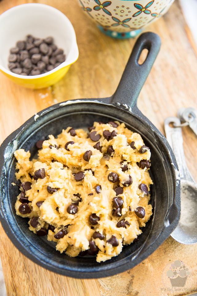 Chocolate Chip Skillet Cookie for Two - a step-by-step tutorial on eviltwin.kitchen