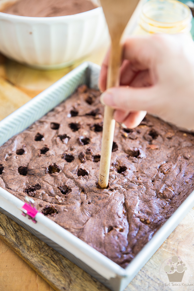 Turtles Poke Brownies - Step-by-step tutorial on eviltwin.kitchen
