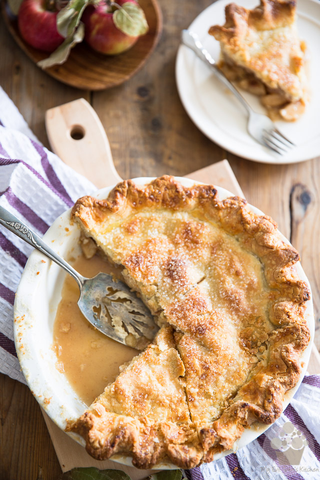 This Brown Sugar Maple Apple Pie is a veritable Food of love thing - A delicious way to occupy a lazy autumn afternoon...