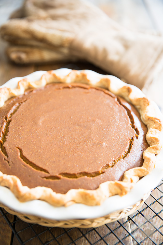 Spiced Pumpkin Pie by My Evil Twin's Kitchen | Recipe and step-by-step instruction on eviltwin.kitchen
