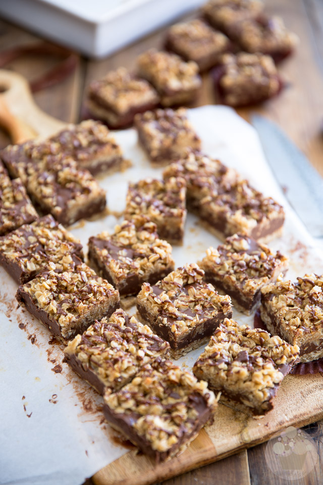 No-Bake Peanut Butter Chocolate Oatmeal Bars by My Evil Twin's Kitchen | Recipe and step-by-step instructions on eviltwin.kitchen