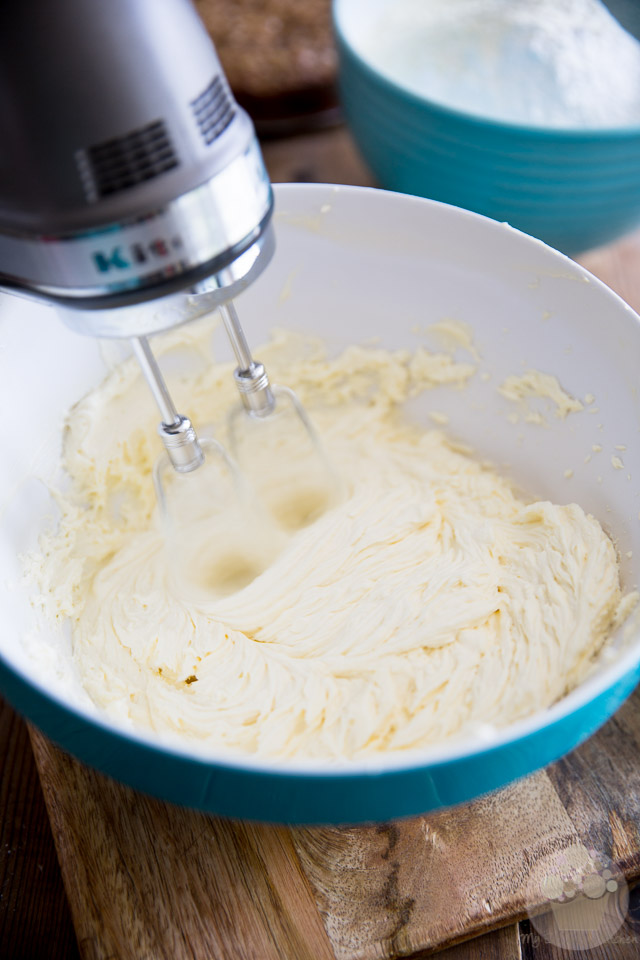 Perfect Pipeable Cream Cheese Frosting by My Evil Twin's Kitchen | Recipe on eviltwin.kitchen
