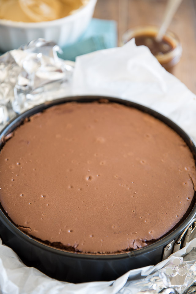 Stout Dark Chocolate Cheesecake with White Chocolate Bailey's Ganache by My Evil Twin's Kitchen | Recipe and step-by-step instructions on eviltwin.kitchen