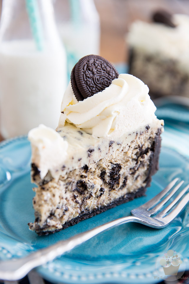 Cookies and Cream Oreo Cheesecake by My Evil Twin's Kitchen | Recipe and step-by-step instructions on eviltwin.kitchen