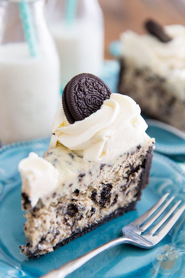 Cookies and Cream Oreo Cheesecake by My Evil Twin's Kitchen | Recipe and step-by-step instructions on eviltwin.kitchen